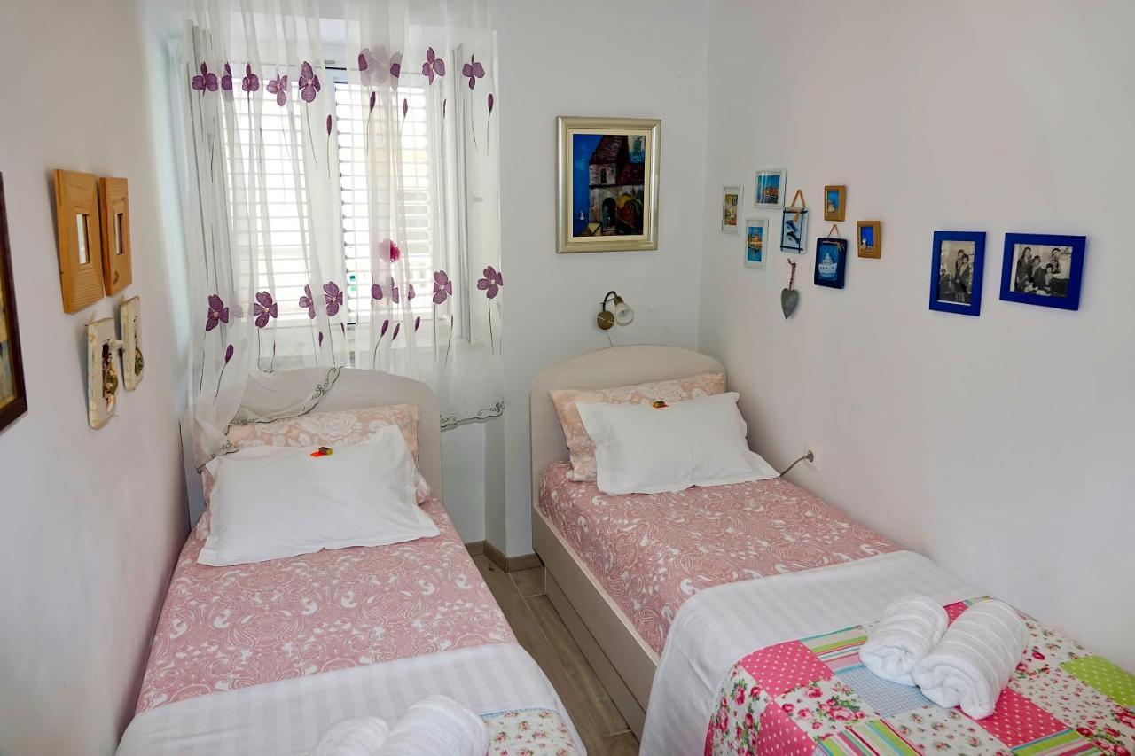 Two-Bedroom Apartment In The Centre ماكارسكا المظهر الخارجي الصورة