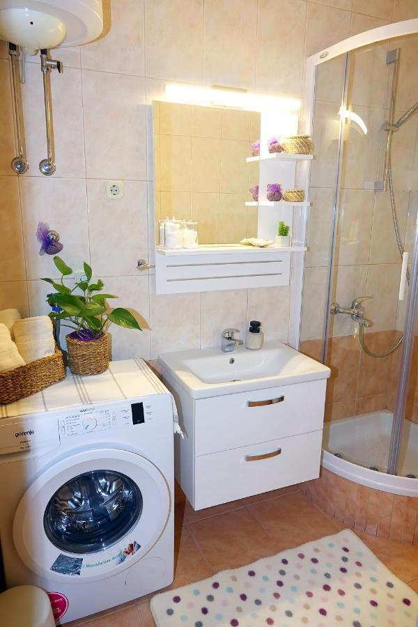 Two-Bedroom Apartment In The Centre ماكارسكا المظهر الخارجي الصورة